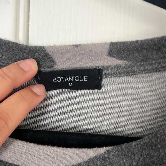 Botanique Star Sweater Gray Medium Side Knot - Picture 2 of 2